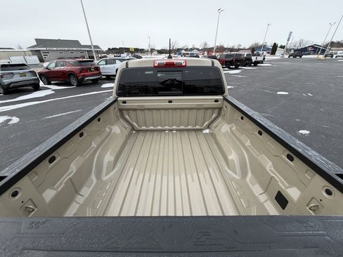 Used 2024 Chevrolet Colorado Trail Boss w/ Technology Package image 9