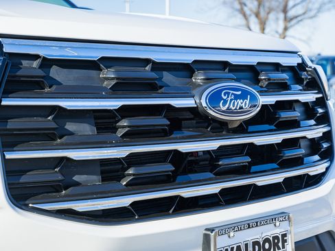 New 2026 Ford Explorer Active w/ Active Comfort Package image 13