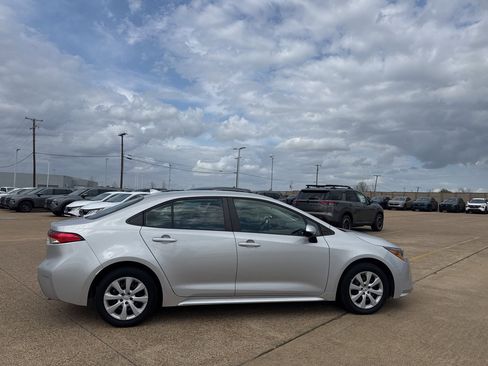 Used 2022 Toyota Corolla LE image 22