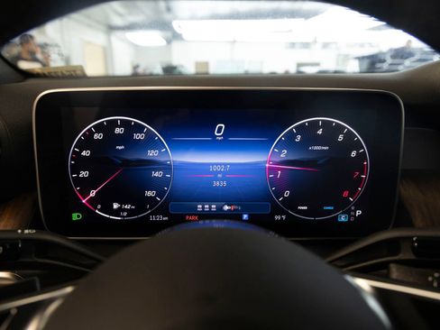 Used 2026 Mercedes-Benz GLC 300 4MATIC image 12
