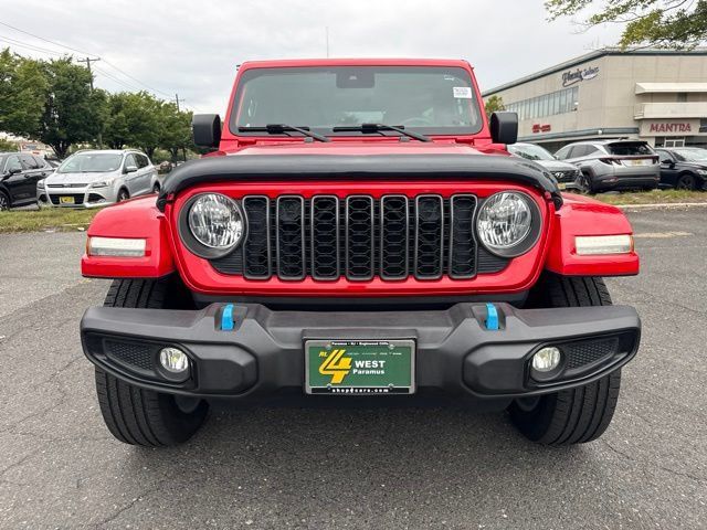 Used 2024 Jeep Wrangler Unlimited w/ Convenience Group AWD/4WD image 2