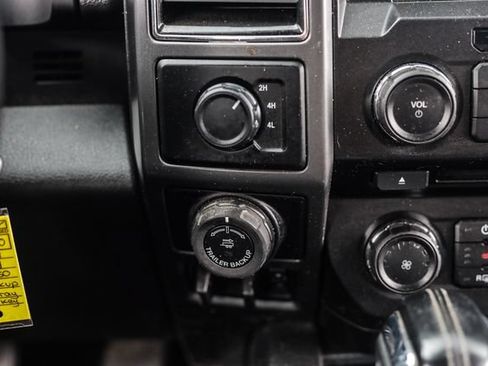 Used 2018 Ford F150 XLT w/ Equipment Group 302A Luxury AWD/4WD image 40