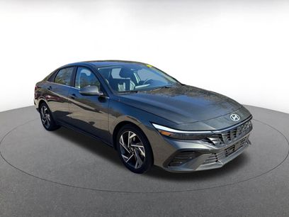 Used 2025 Hyundai Elantra Limited