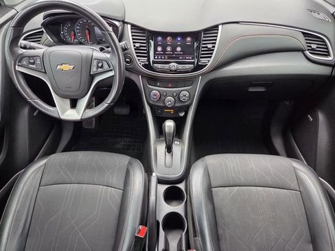 Used 2020 Chevrolet Trax LT w/ Sun & Sound Package image 12