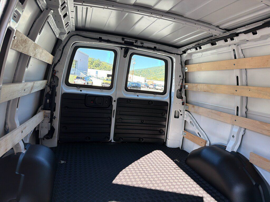 Used 2025 Chevrolet Express 2500 w/ Driver Convenience Package RWD image 20
