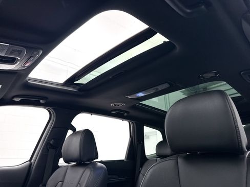 Used 2024 Kia Telluride SX X-Line AWD/4WD image 3