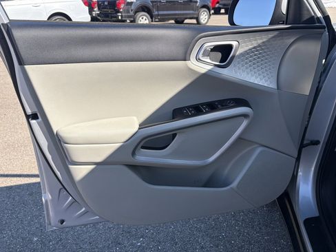 Used 2020 Kia Soul LX image 27