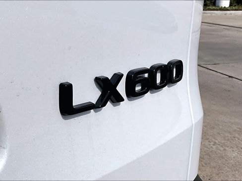 New 2026 Lexus LX 600 4WD w/ Premium Package image 7