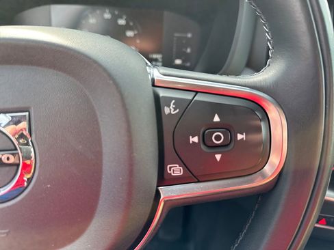 Used 2019 Volvo XC60 T5 Momentum w/ Premium Package image 20