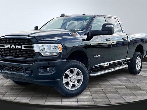 Used 2024 RAM 2500 Big Horn w/ Sport Appearance Package image 13