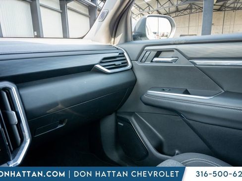 Used 2025 GMC Acadia Elevation image 13