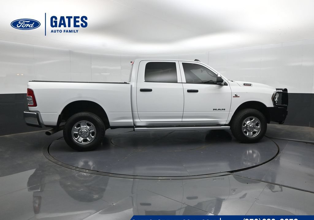 Used 2022 RAM 3500 Tradesman w/ Chrome Appearance Group AWD/4WD image 3