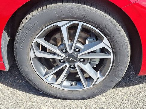 Used 2023 Kia Forte LXS image 9