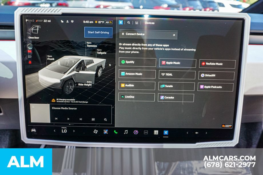 Used 2024 Tesla Cybertruck AWD Crew Cab image 39