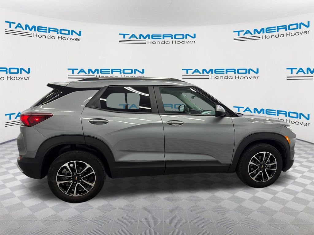 Used 2025 Chevrolet TrailBlazer LT FWD image 6