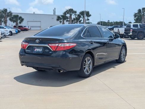 Used 2016 Toyota Camry SE image 5