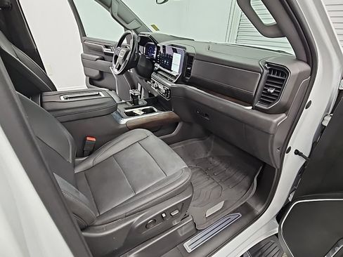 Used 2022 GMC Sierra 1500 SLT w/ SLT Premium Plus Package image 39