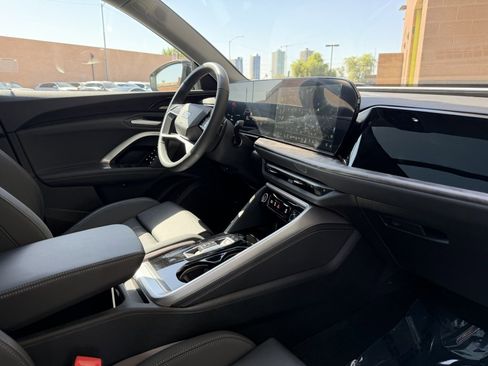 Used 2025 Audi Q5 Premium Plus w/ Premium Plus AWD/4WD image 42