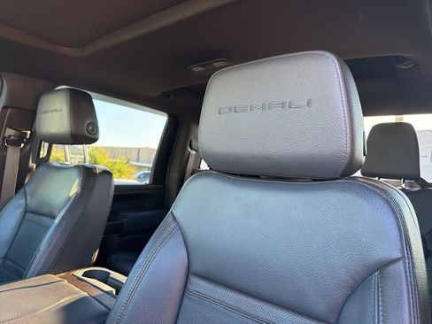 Used 2023 GMC Sierra 2500 Denali w/ Denali Ultimate Package image 9