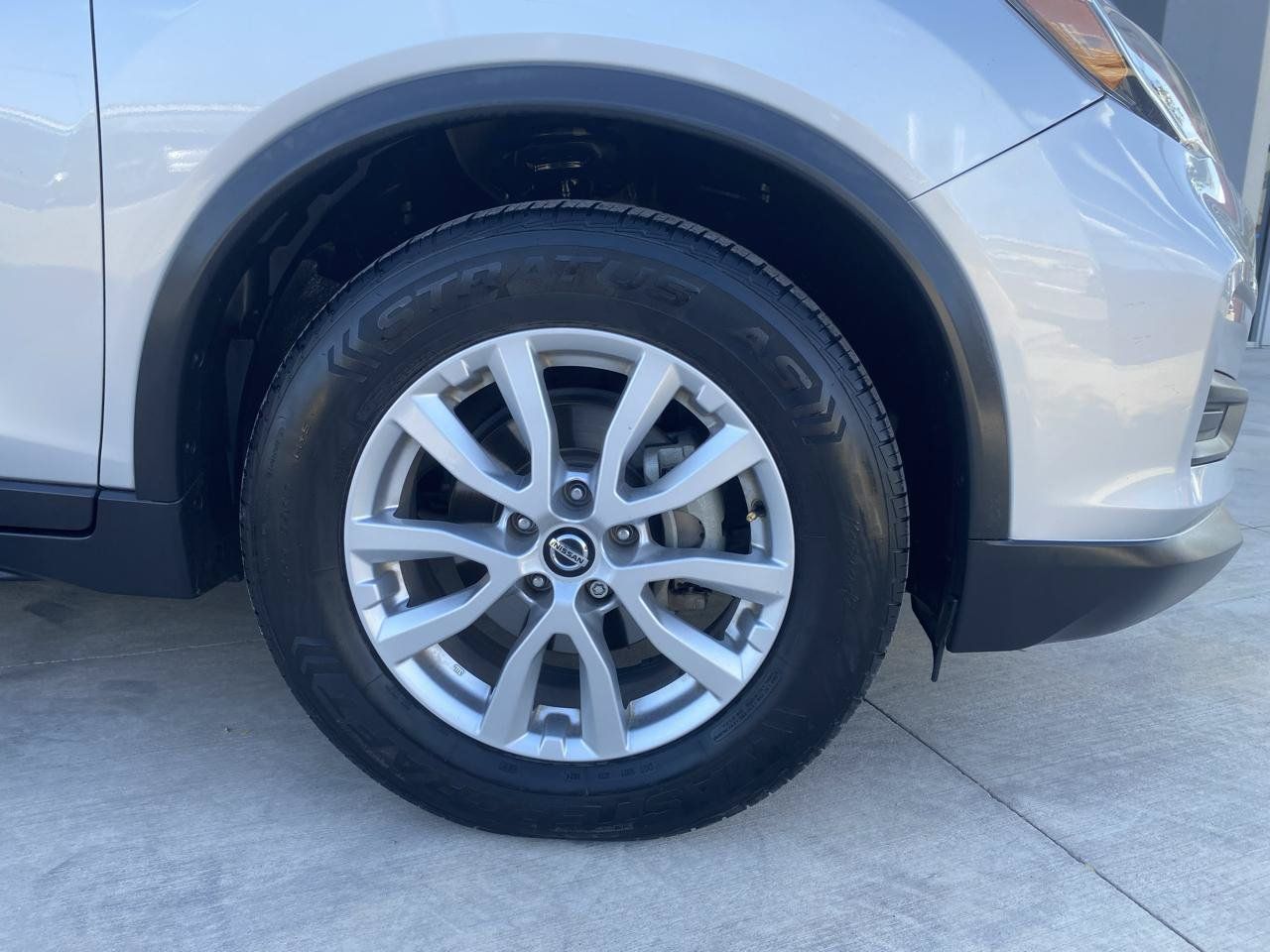 Used 2020 Nissan Rogue SV FWD image 5