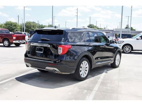 Used 2022 Ford Explorer Limited w/ Equipment Group 301A RWD image 4