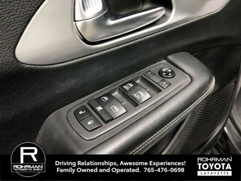 Used 2019 Chrysler Pacifica Touring-L w/ S Appearance Package FWD image 13