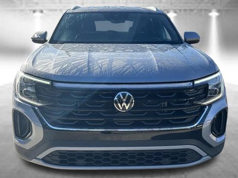 Certified 2024 Volkswagen Atlas Cross Sport SE AWD/4WD image 8