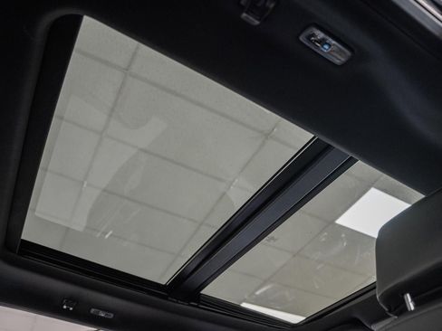 Used 2023 Ford F150 Lariat w/ Equipment Group 502A High image 39