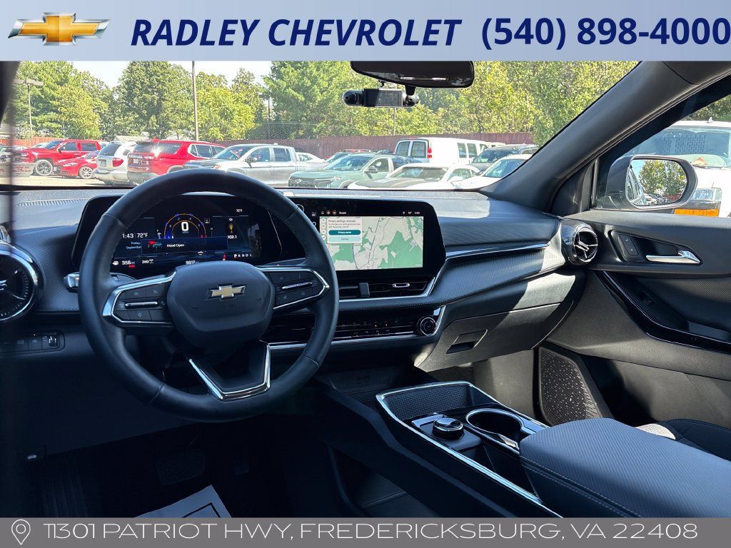 Used 2026 Chevrolet Equinox LT AWD/4WD image 13