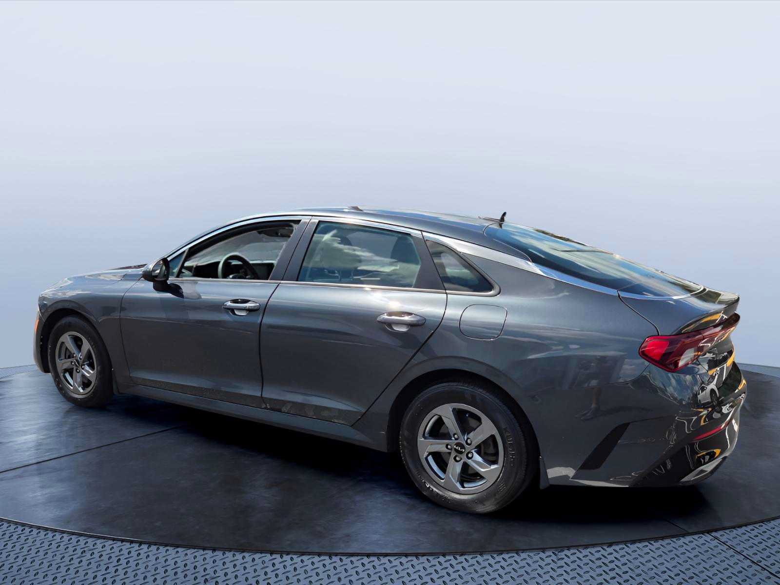 Used 2022 Kia K5 LXS FWD image 5