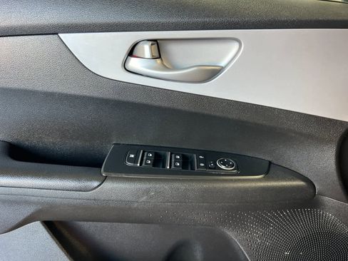 Used 2023 Kia Forte LXS w/ LXS Technology Package image 12