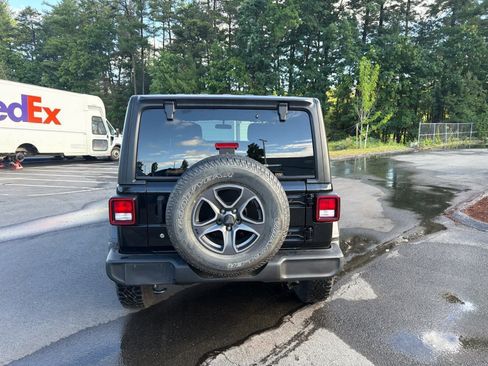 Used 2018 Jeep Wrangler Unlimited Sport S AWD/4WD image 6