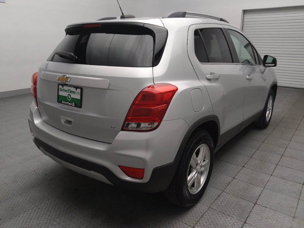 Used 2020 Chevrolet Trax LT w/ LT Convenience Package FWD image 9