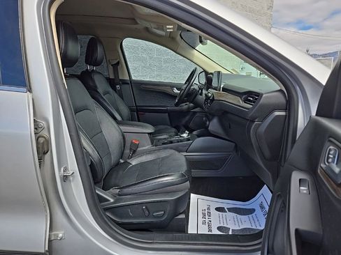 Used 2020 Ford Escape Titanium image 45