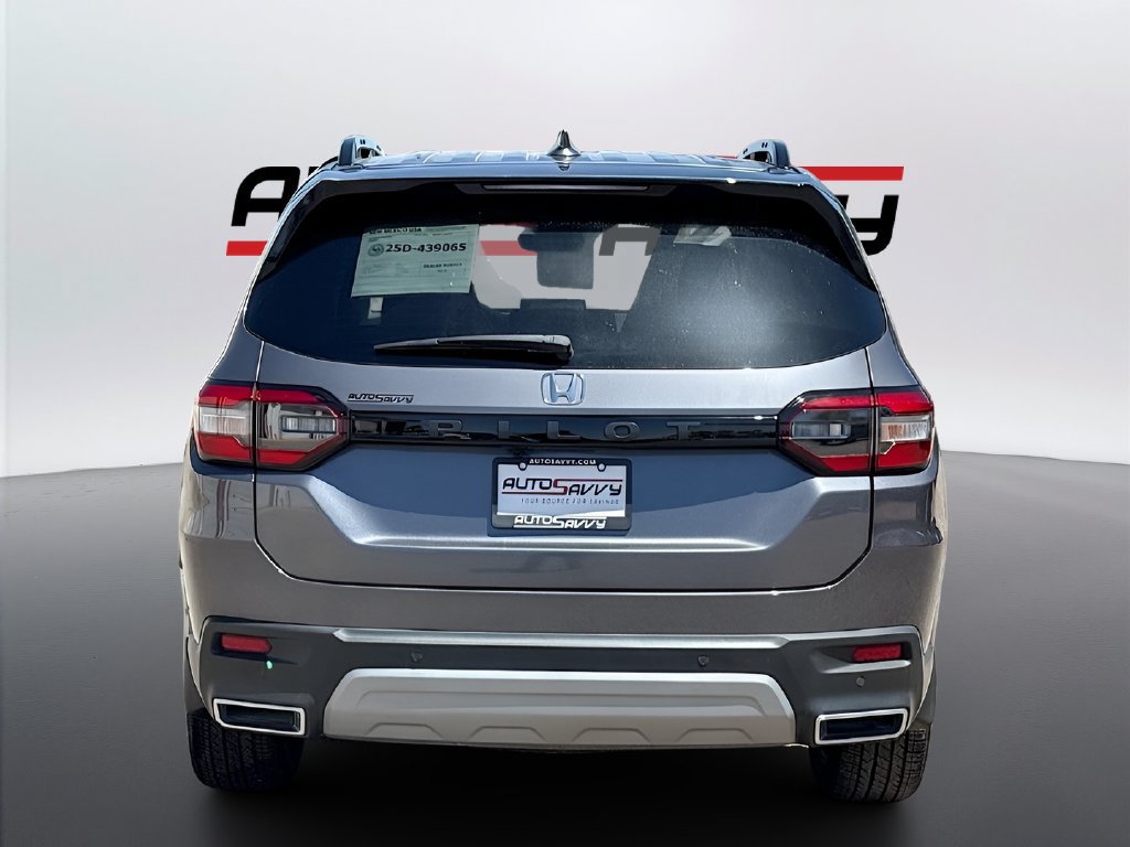 Used 2025 Honda Pilot Touring image 6