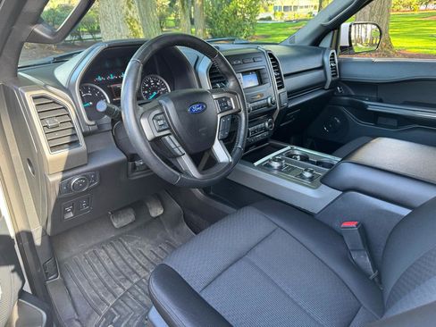 Used 2018 Ford Expedition Max XLT image 30