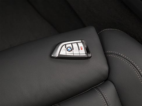 Used 2022 BMW X6 xDrive40i w/ M Sport Package AWD/4WD image 40