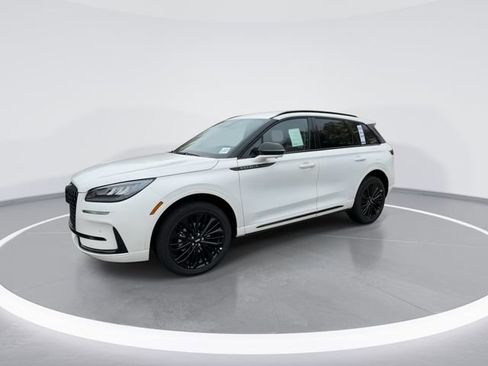 New 2026 Lincoln Corsair Premiere image 4