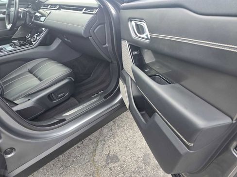 Used 2018 Land Rover Range Rover Velar R-Dynamic SE image 10