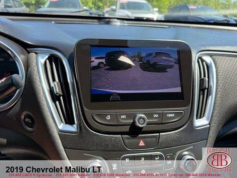 Used 2019 Chevrolet Malibu LT FWD image 17