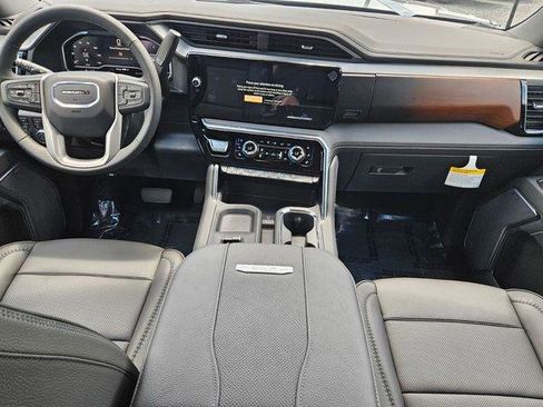 New 2025 GMC Sierra 2500 Denali w/ Denali Reserve Package image 12