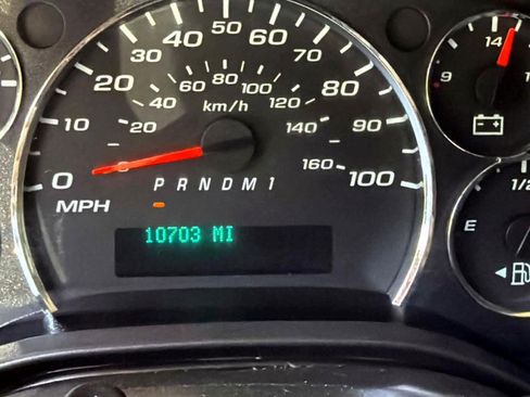 Used 2024 Chevrolet Express 3500 Extended w/ Driver Convenience Package RWD image 13