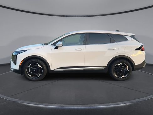 Used 2026 Kia Sportage EX FWD image 5