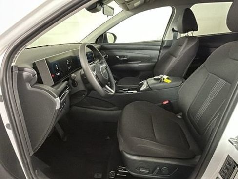 Certified 2025 Hyundai Tucson SEL AWD/4WD image 11