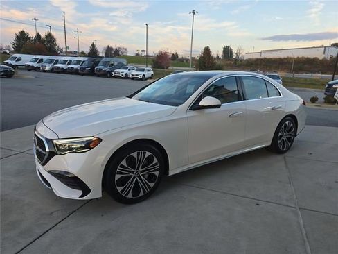 New 2026 Mercedes-Benz E 350 4MATIC Sedan image 9