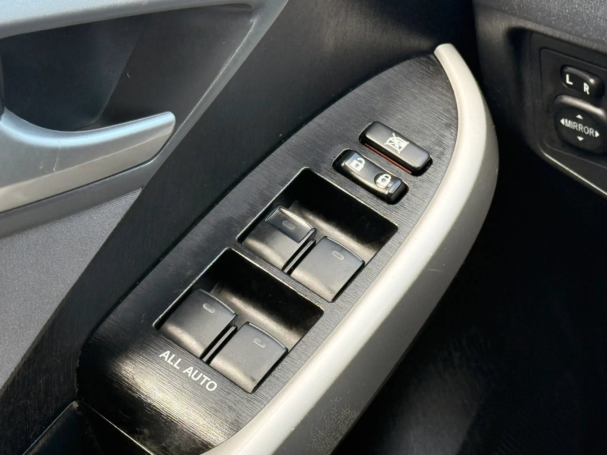 Used 2014 Toyota Prius Two FWD image 23