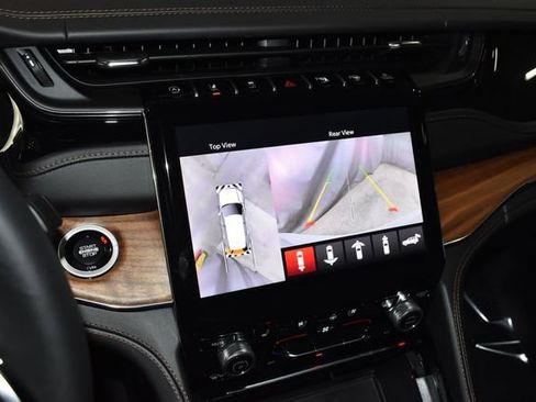 New 2025 Jeep Grand Cherokee Summit image 13