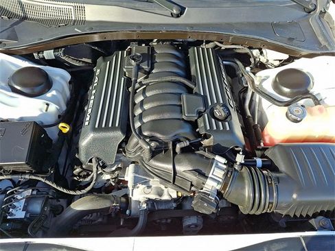 Used 2023 Chrysler 300 C image 28