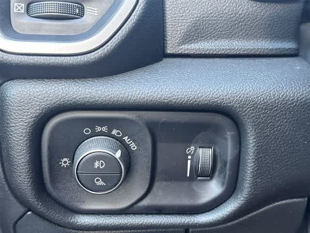 Used 2024 RAM 1500 Big Horn AWD/4WD image 23