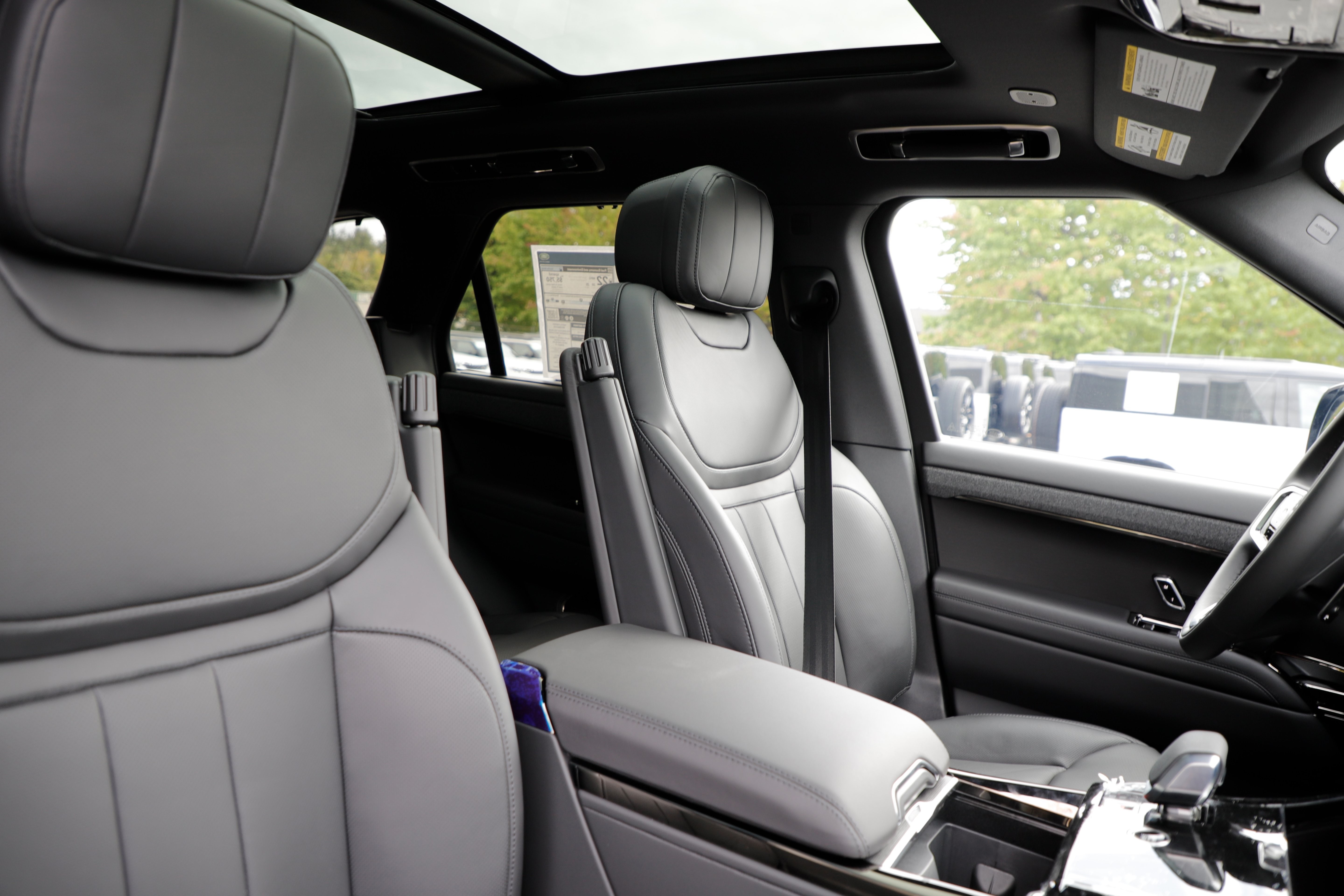 New 2026 Land Rover Range Rover Sport SE AWD/4WD image 11